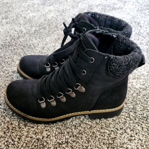 Women's Black Boots